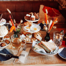 Afbeelding in Gallery-weergave laden, High Tea Bij Meneer Nilsson Zierikzee