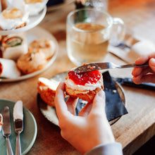 Afbeelding in Gallery-weergave laden, High Tea Bij Meneer Nilsson Zierikzee
