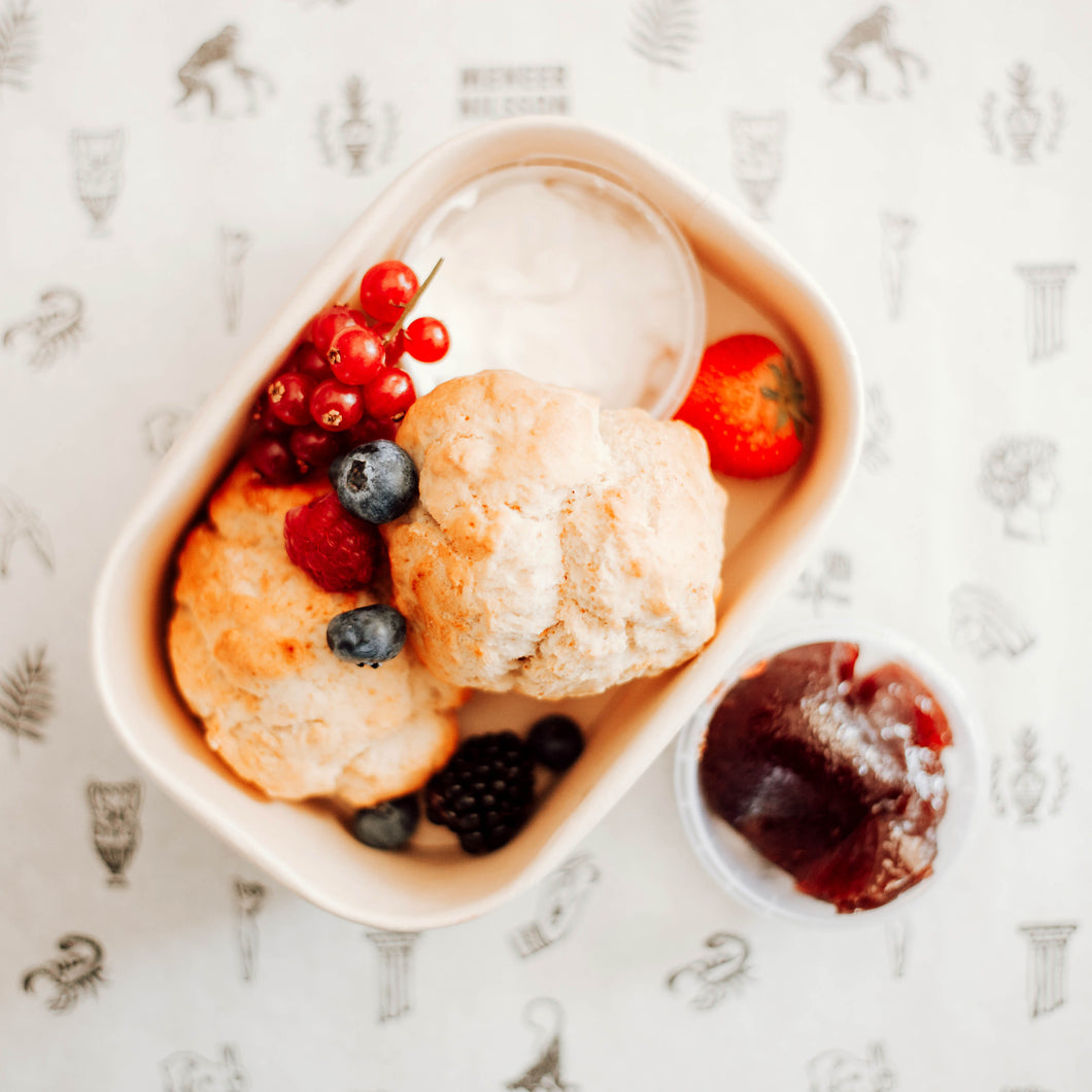 Scones met clotted cream en jam